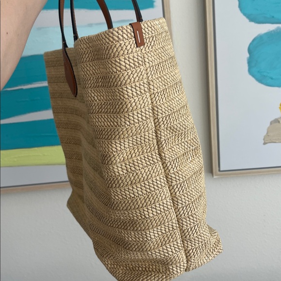 $3,750 New Authentic GUCCI Tote Medium logo leather-trimmed tote bag - Picture 14 of 17